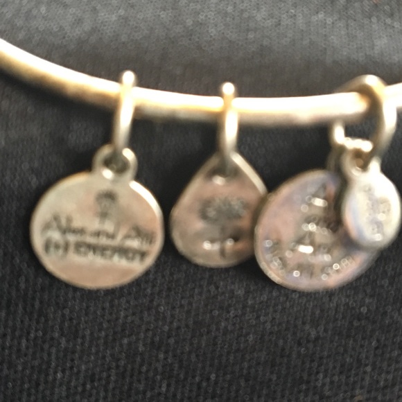 Alex and Ani Scallop Shell bracelet - hard to find - Picture 2 of 2